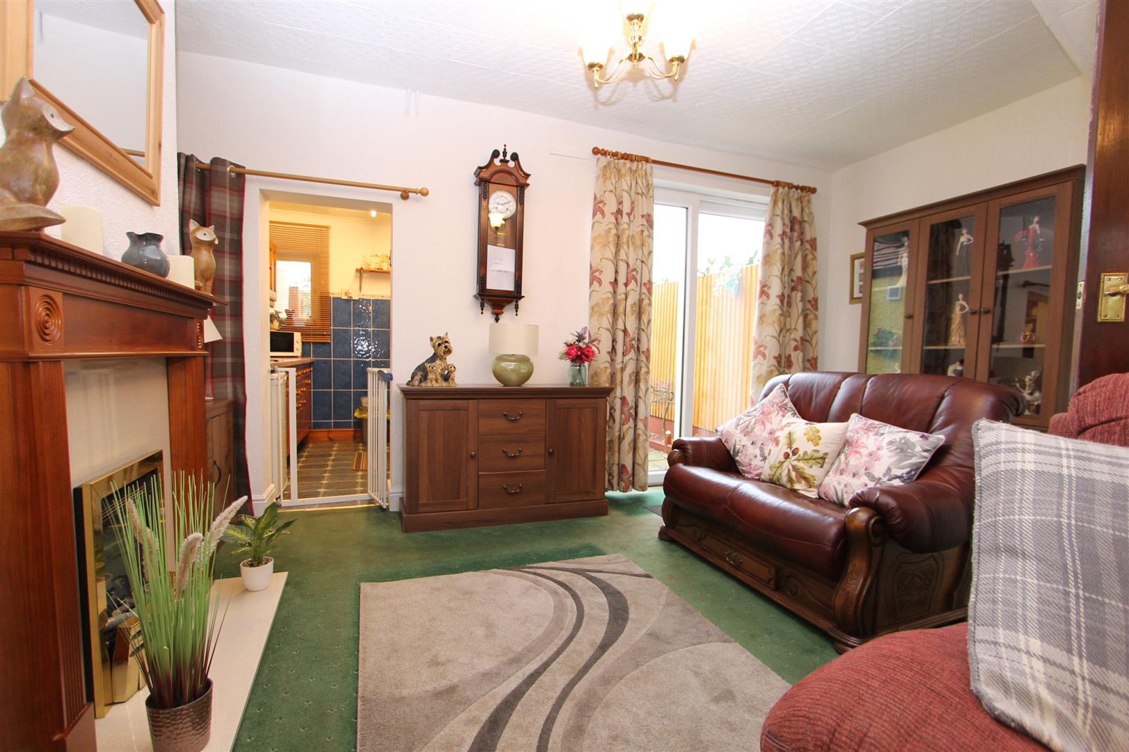 3 bed property in The Foxholes, Kidderminster